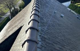 Remplacement des faîtière avec clous parapluie pour l’étanchéité de votre toiture 